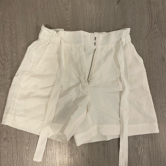 Aritzia Wilfred Proposal Shorts - Picture 2 of 3